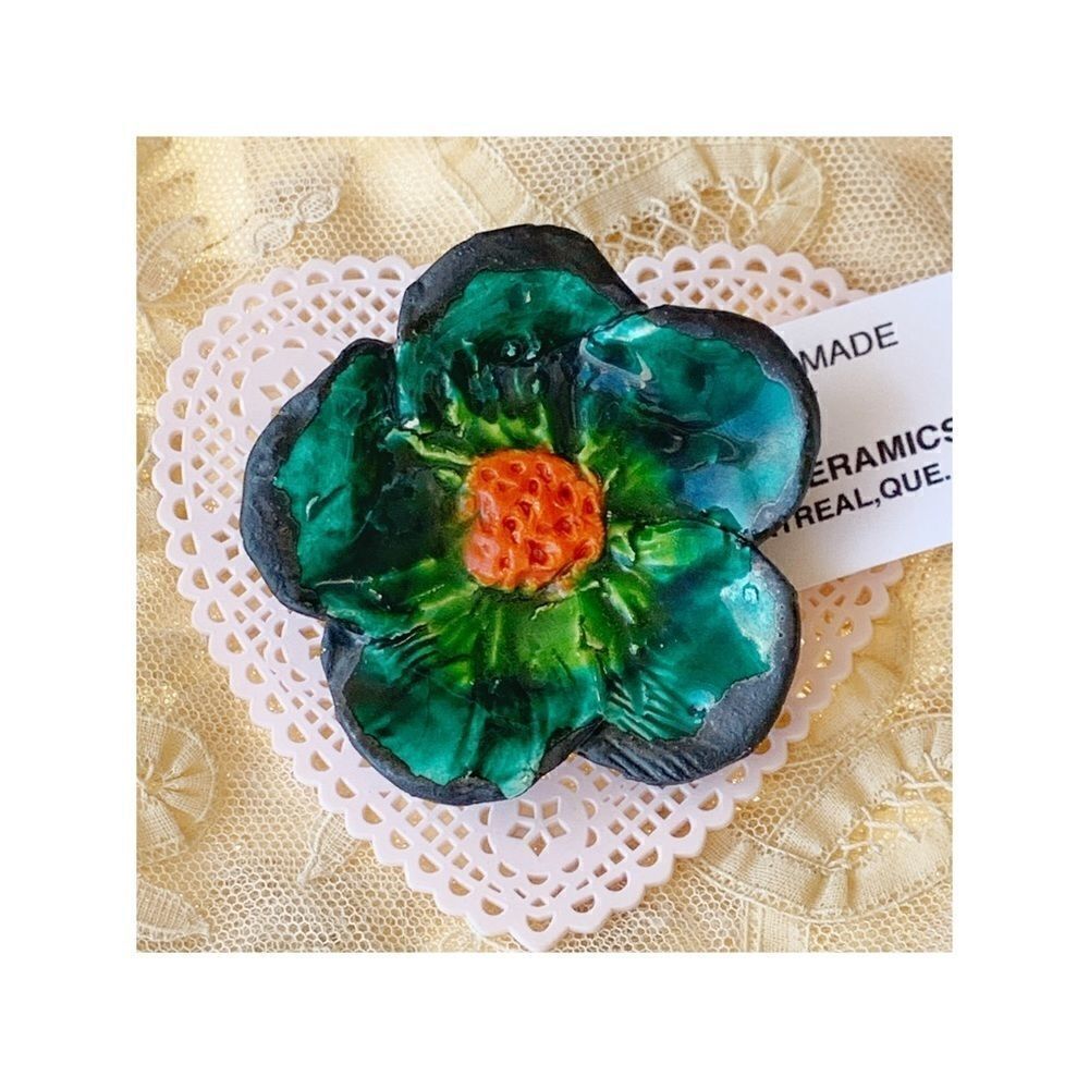 Vtg ooak green floral ceramic artist made pin
